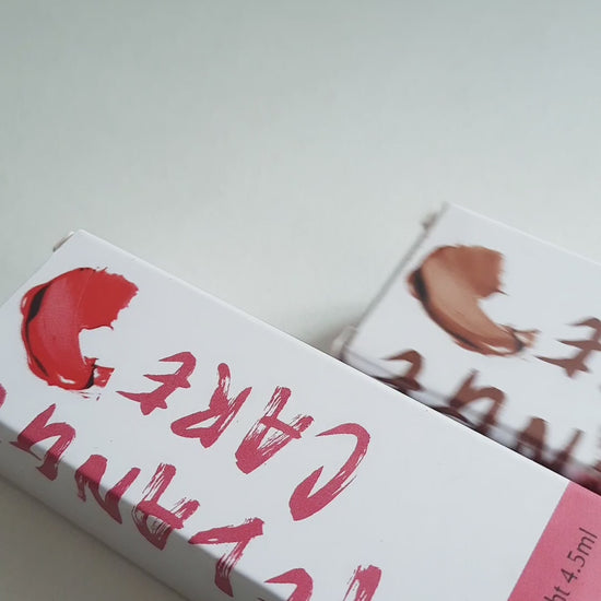 Melange Mocha Lip Gloss – coffee fragrance, rich brown colour and lightweight non sticky texture